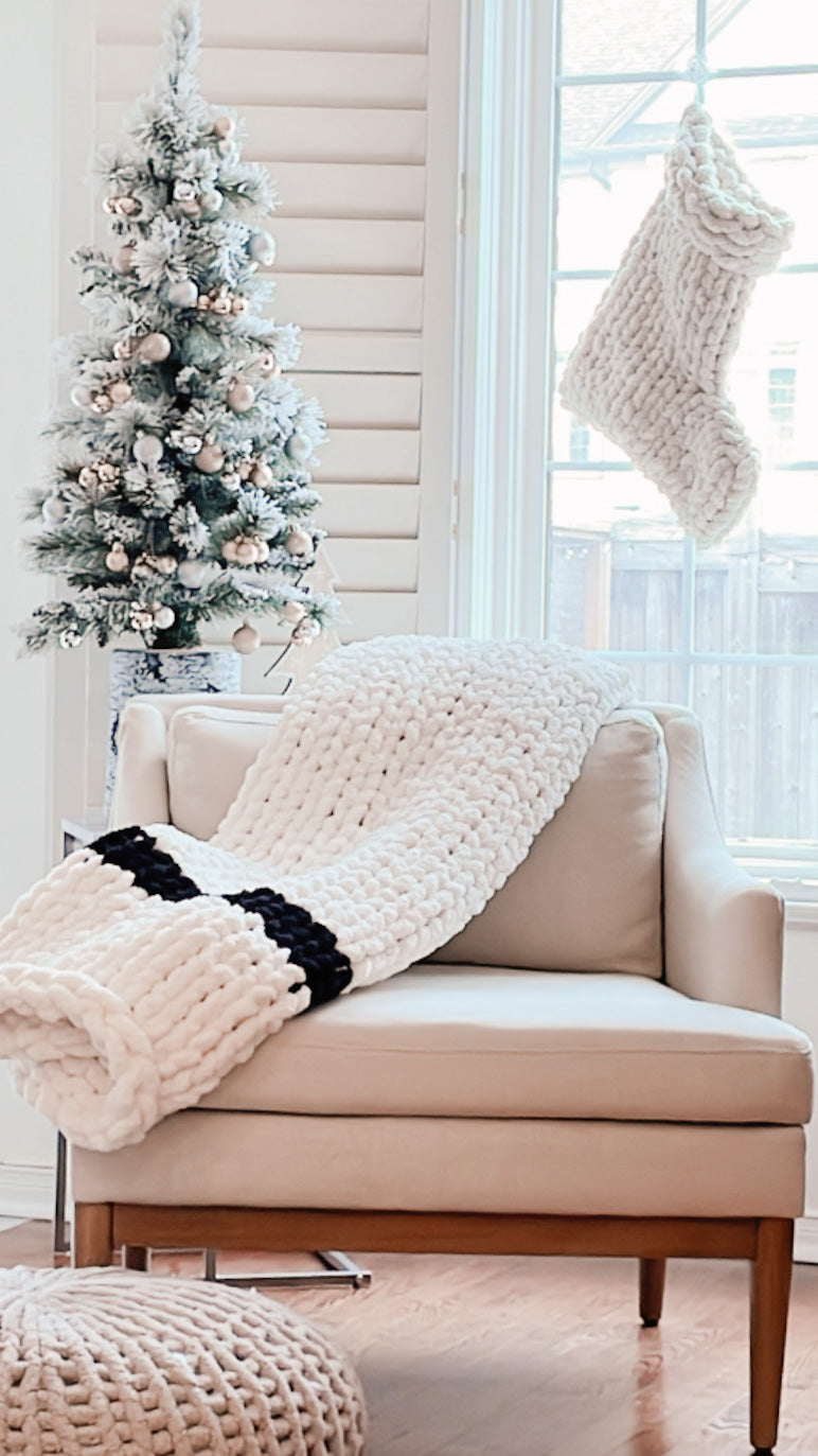 Healing Hand, Chunky Knit Blankets Moonshine