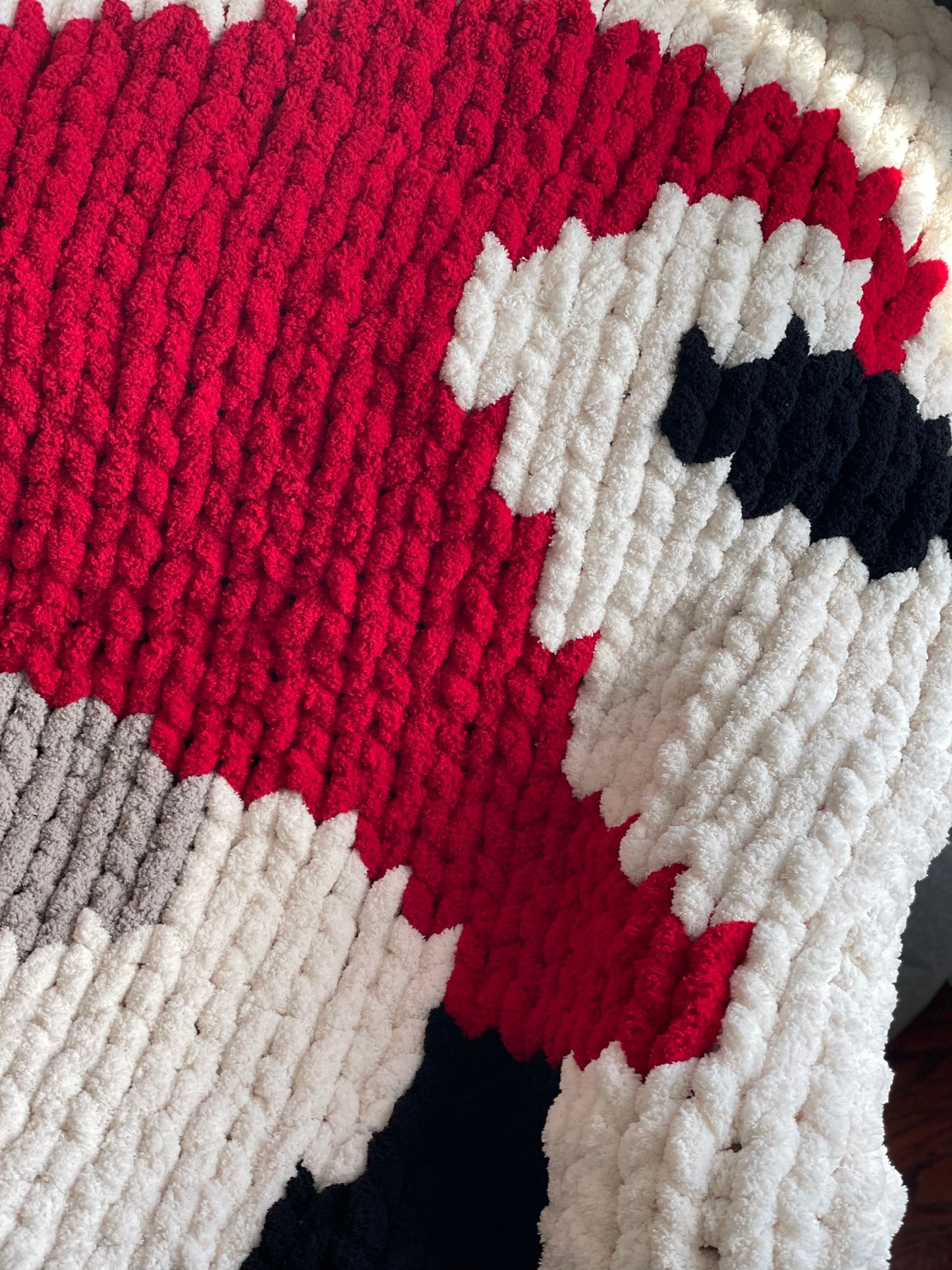 Healing Hand, Chunky Knit Blankets | Gnome Blanket Lapghan