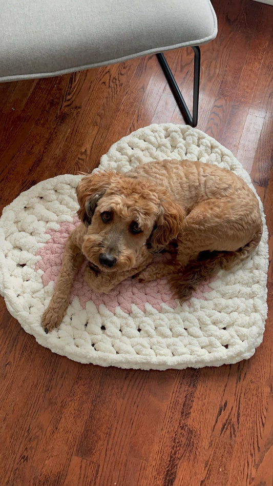 Heart-Shaped Finger Crochet Pattern – Chunky Chenille DIY Valentine Pet or Playmat Rug (PDF Pattern)