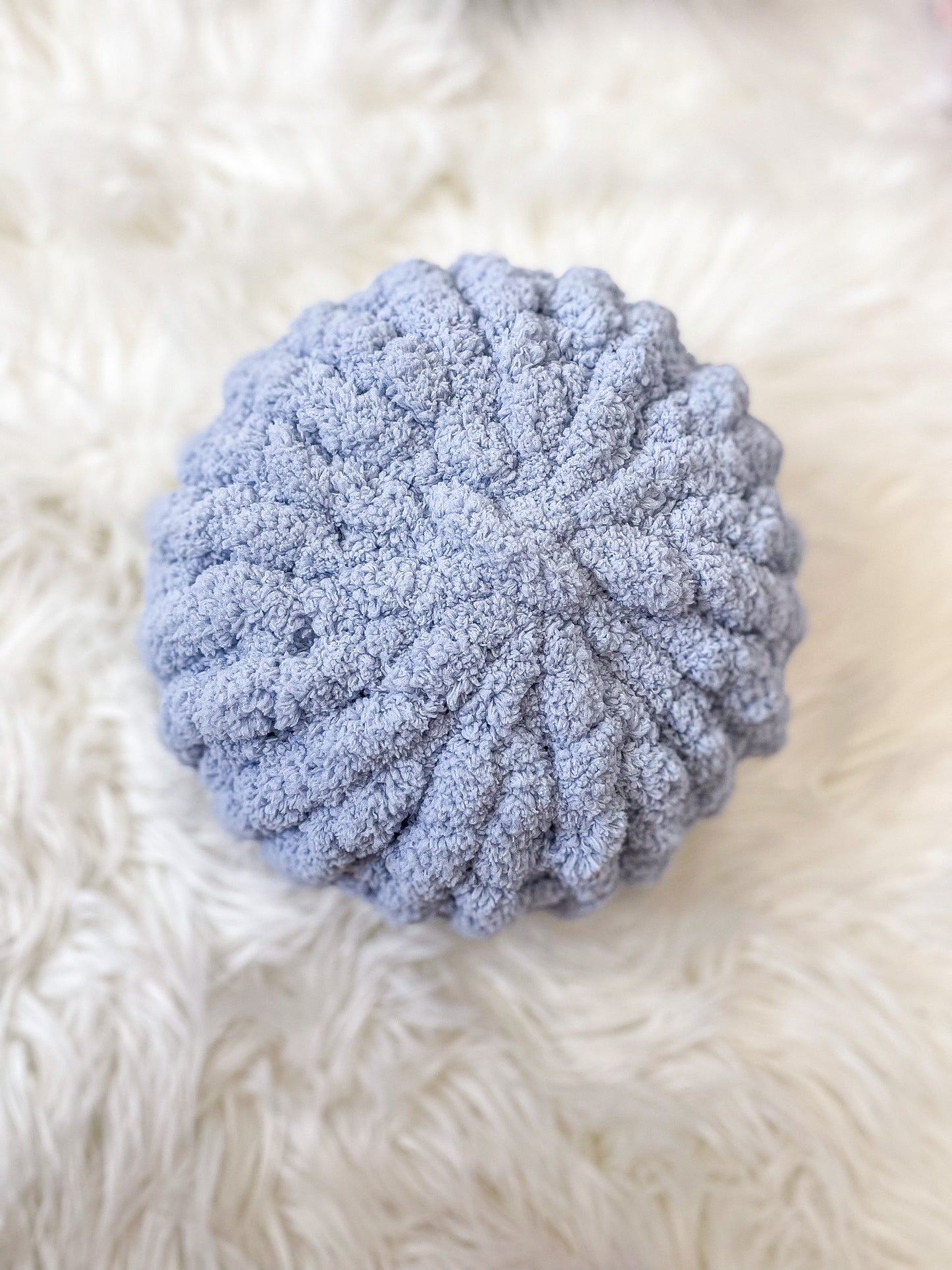 10” Chunky Knit Circle Pillow