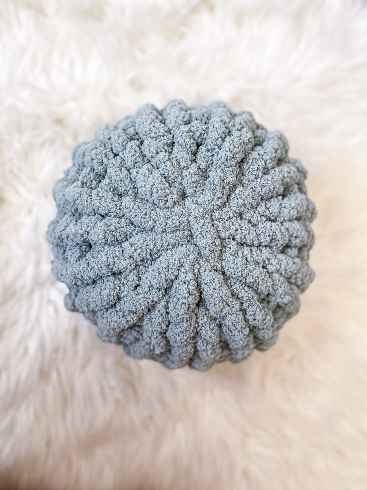 14” Bone White Chunky Knit Circle Throw Pillow