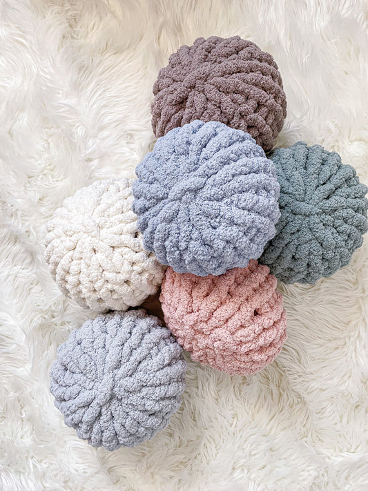 14” Bone White Chunky Knit Circle Throw Pillow