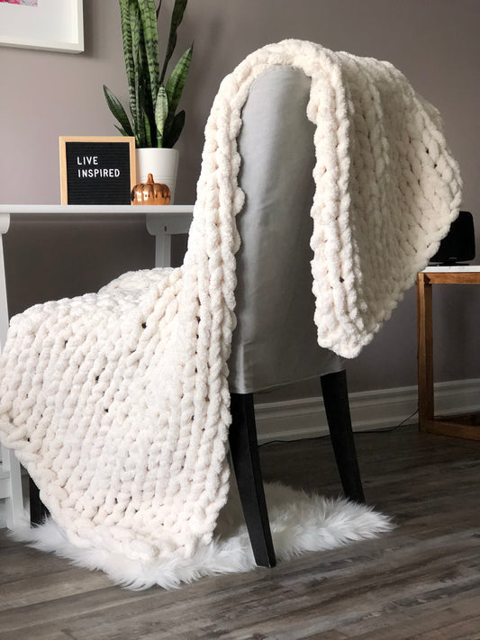 Healing Hand, Chunky Knit Blankets Vintage White