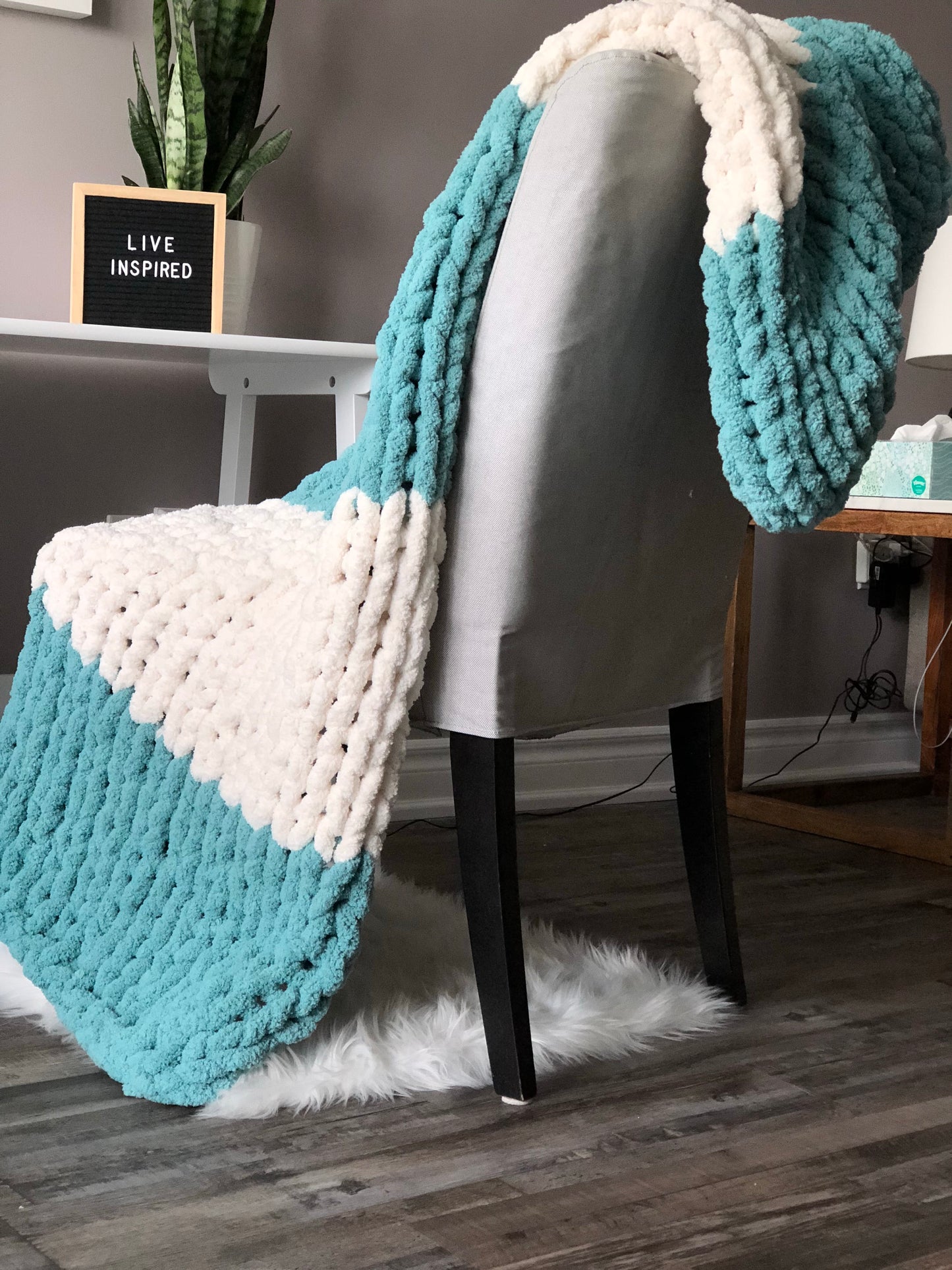Healing Hand, Chunky Knit Blankets Teal & White