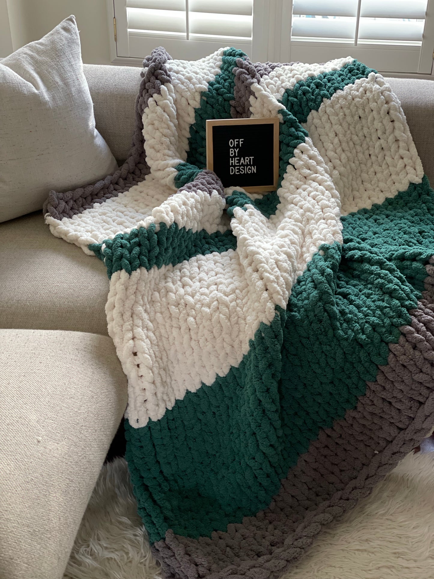 Healing Hand, Chunky Knit Blankets Evergreen