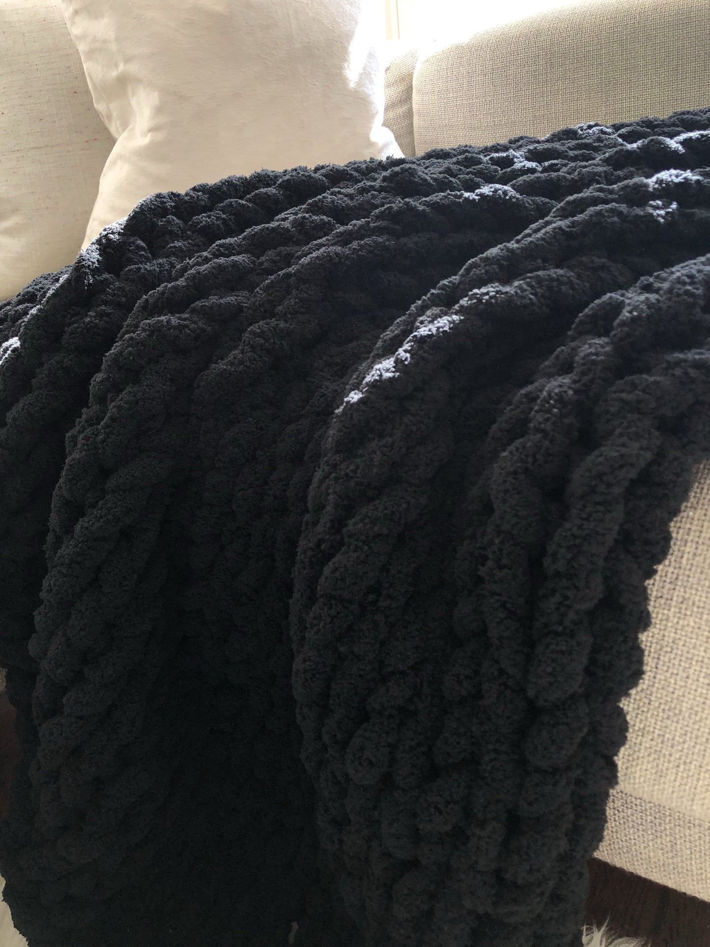 Healing Hand, Chunky Knit Blankets Black Large