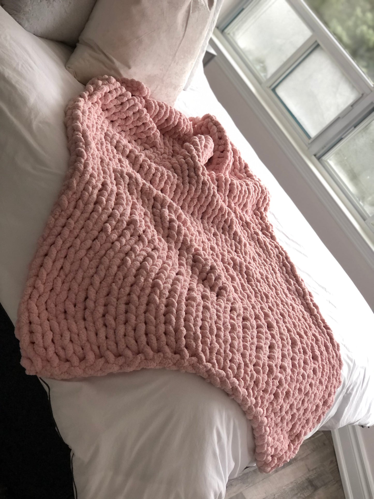 Healing Hand, Chunky Knit Blankets Soft Pink