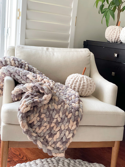 Healing Hand, Chunky Knit Blankets Oatmeal Marble