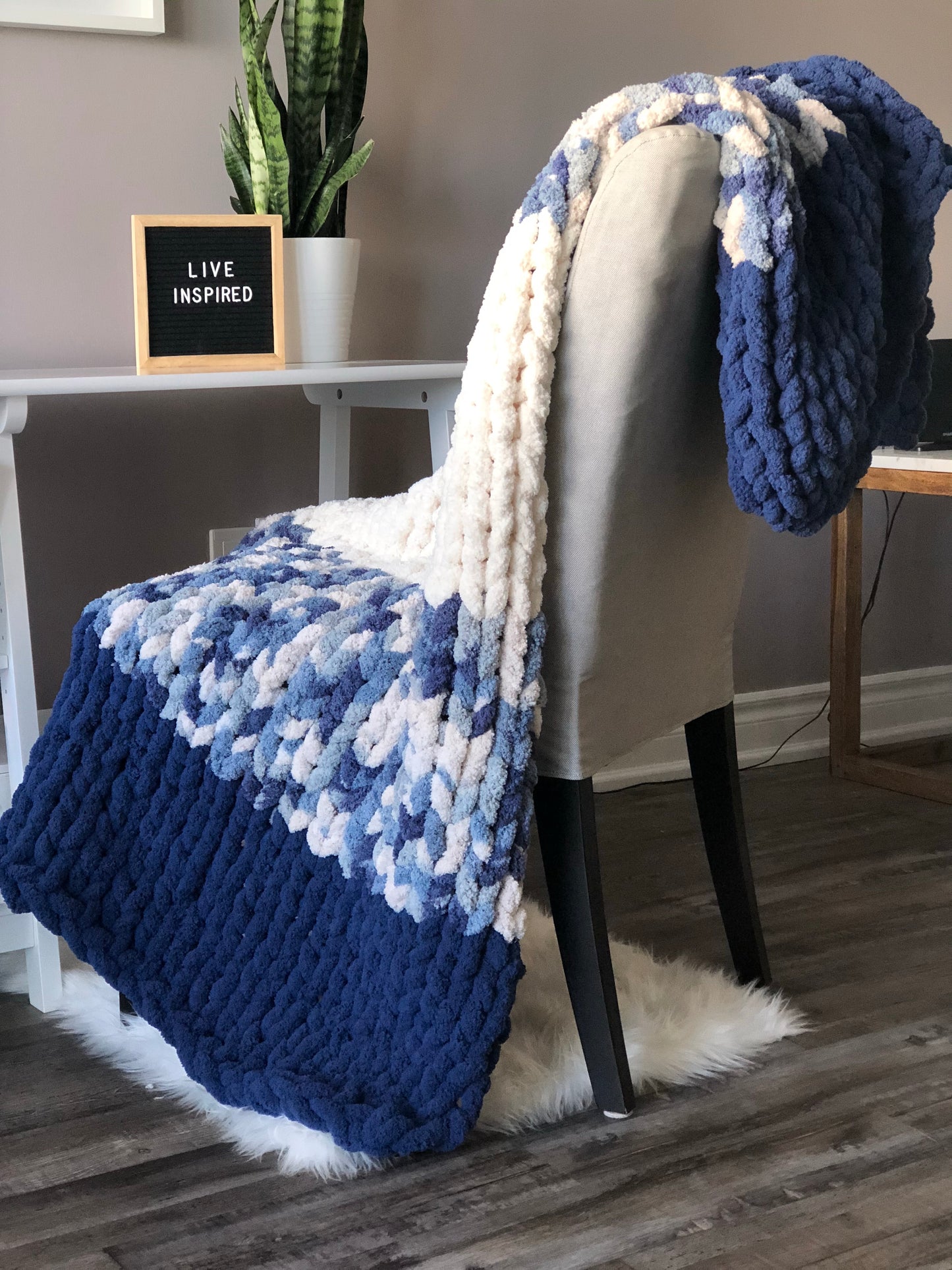 Healing Hand, Chunky Knit Blankets Navy Blue