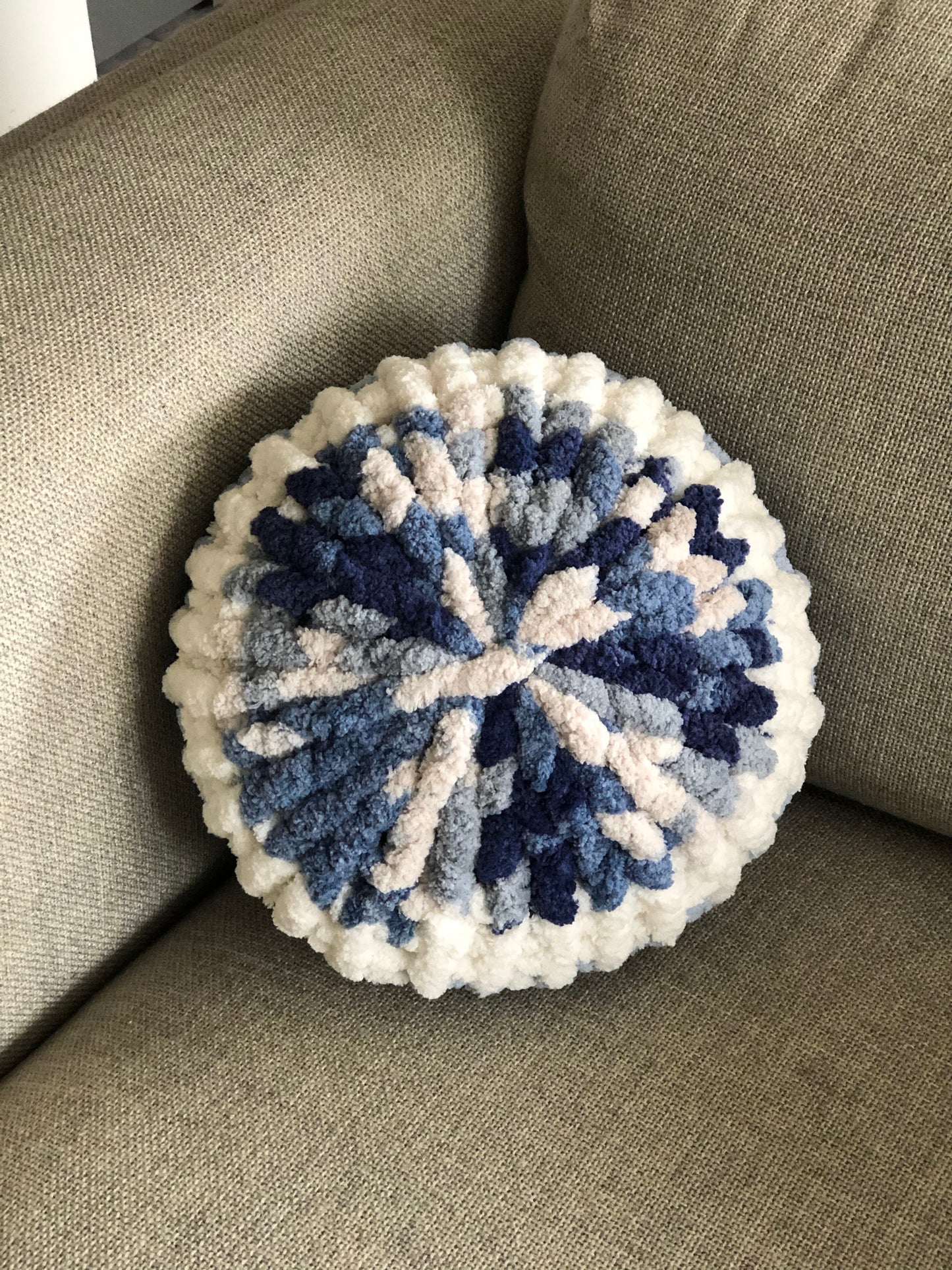 16” Multi Blue Chunky Knit Circle Throw Pillow
